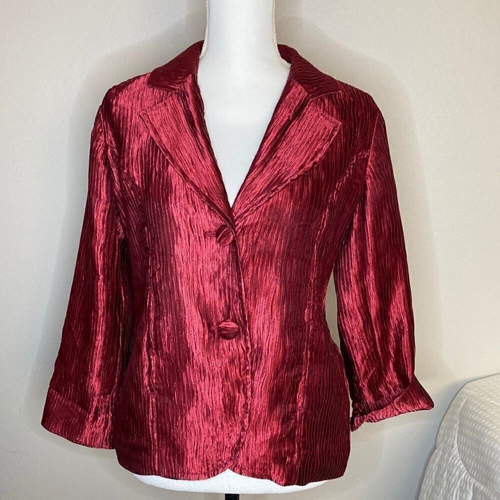 Woman’s Chico's 0 Cranberry Luminous Ripple Merrin Jacket Regular Size 4